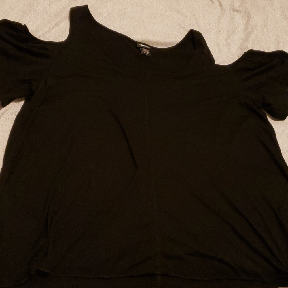 Torrid black top